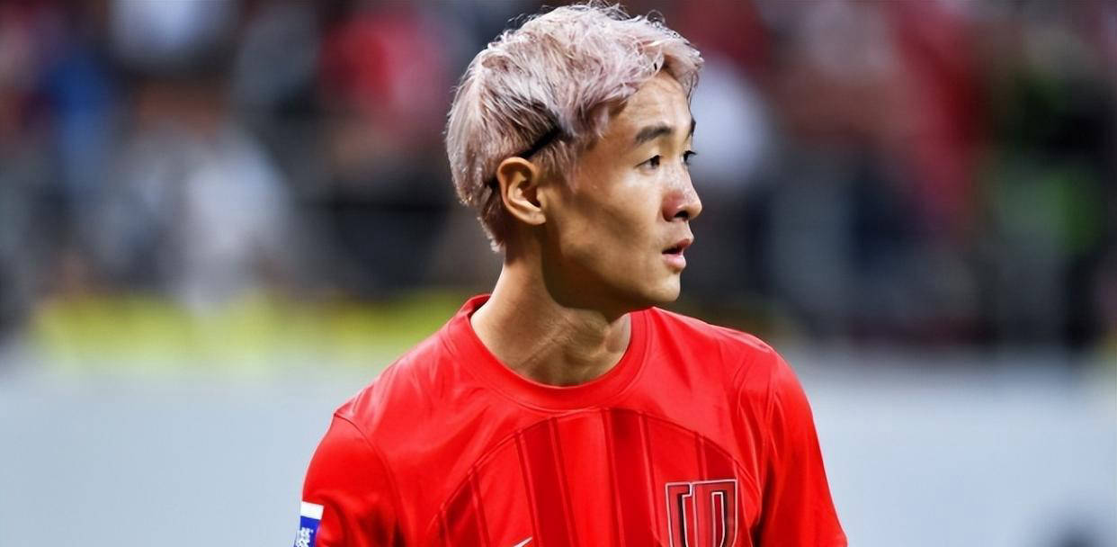 成都蓉城本土新星进军西甲瓦伦西亚,表现出色成为职业球员希望